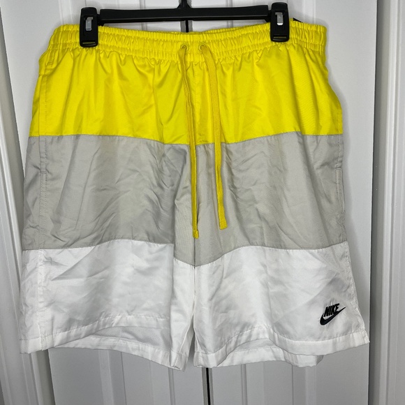 nike men's sportswear novelty woven shorts